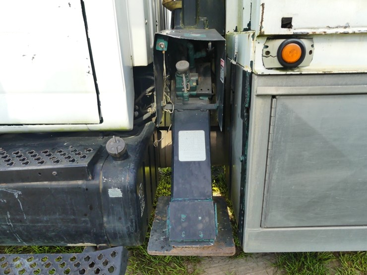2005-caterpillar-c7-image-12