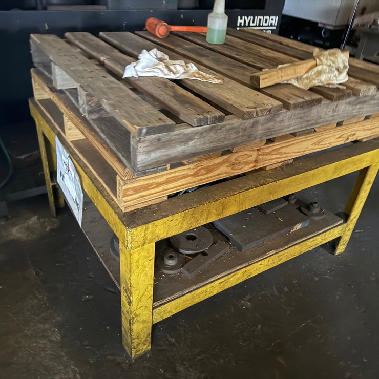 (2) 4’x3’x2’ METAL OPEN TOP WORK TABLES & (4) WOOD PALLETS