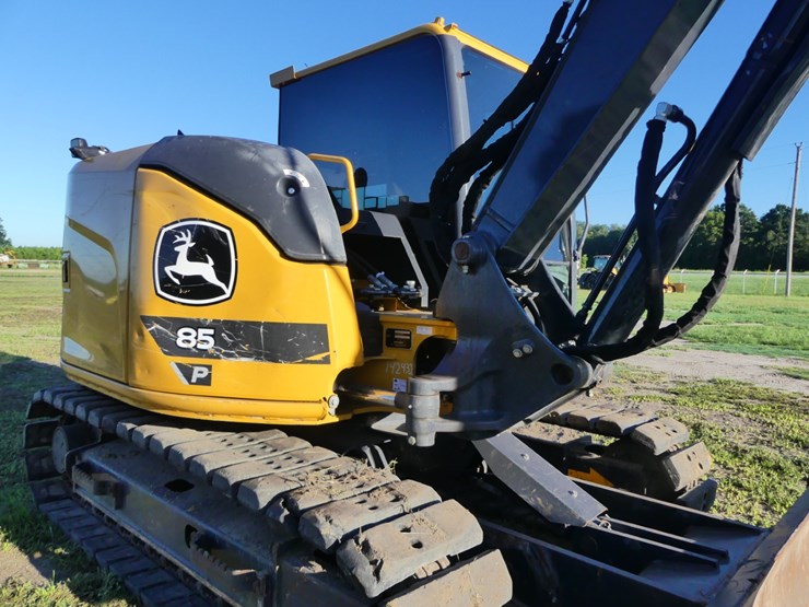 2023-deere-85p-image-13