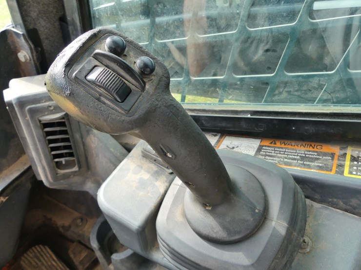 2017-deere-331g-image-13