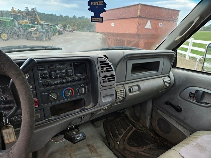 2000-gmc-3500-image-26