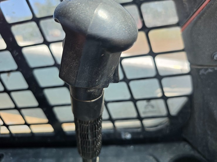 #26217-•-2022-bob-cat-t66-skid-steer-image-31