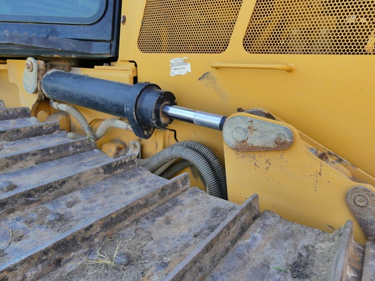 caterpillar-d5k2-lgp-image-11