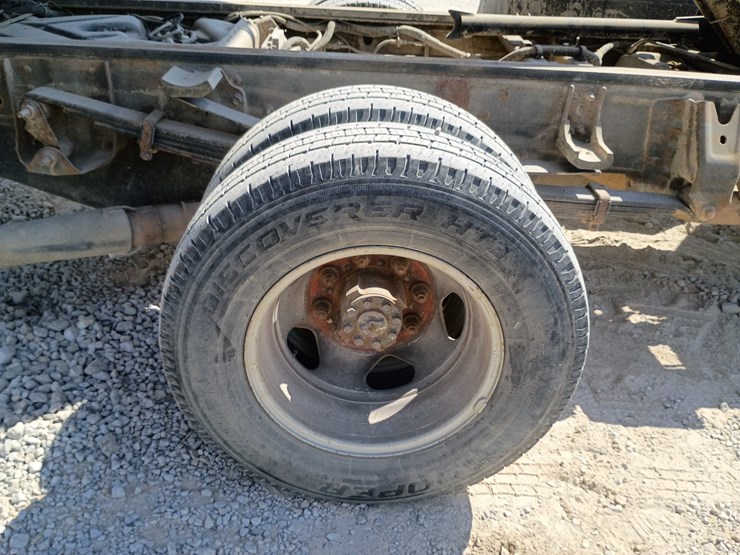 2013-gmc-sierra-3500-image-87