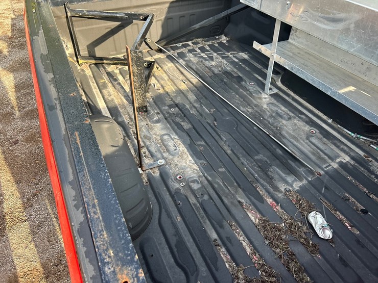 #2789-•-ford-8'-truck-bed-w/-toolboxes-and-headache-rack-image-14