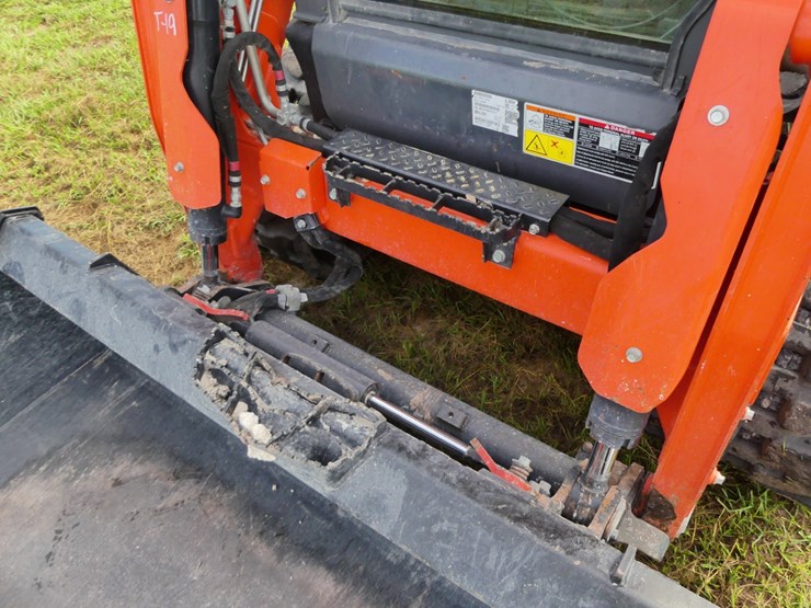 kubota-svl75-3-image-11