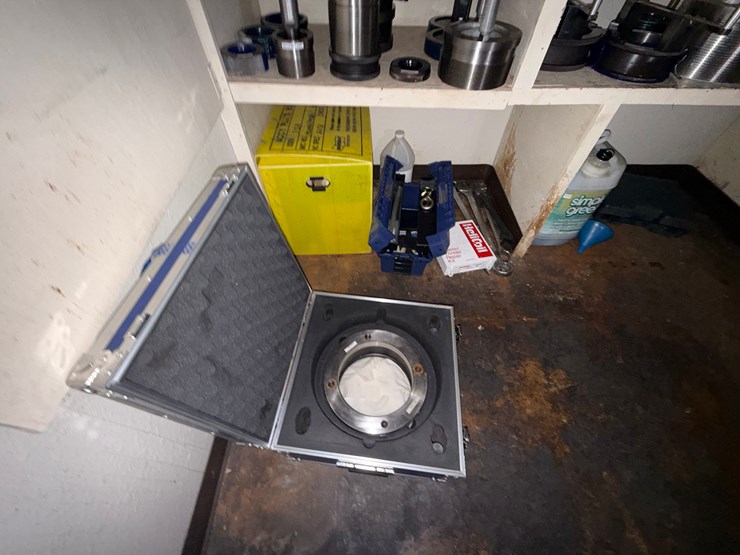 lot-w/-contents-of-gauge-room-including-(50+)-(unused)-in-act-&-non-api-up-to-11”-thread-gauge-&-metal-lockers-image-3