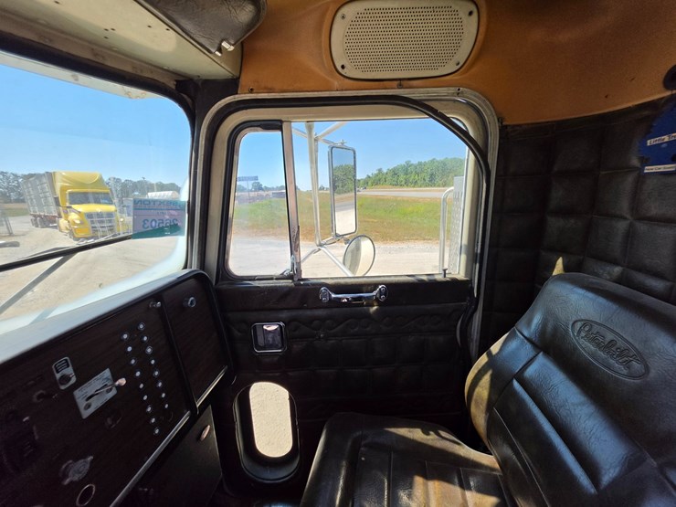 1985-peterbilt-359-image-88