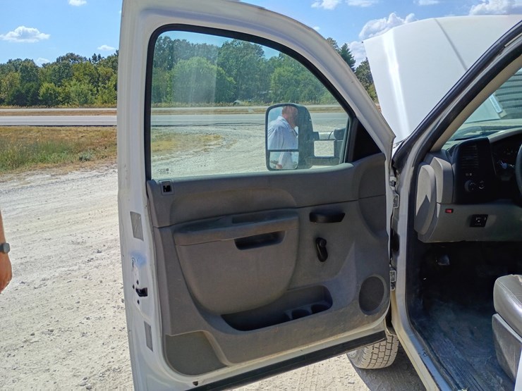 2013-gmc-sierra-3500-image-47