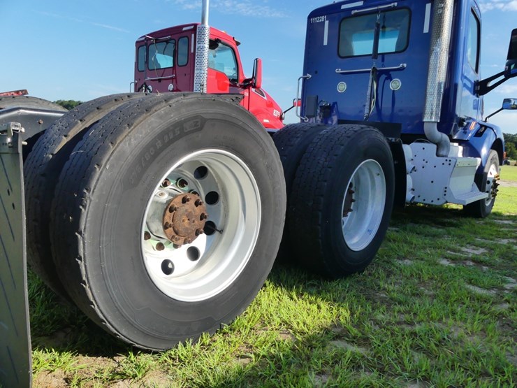 2017-peterbilt-579-image-6