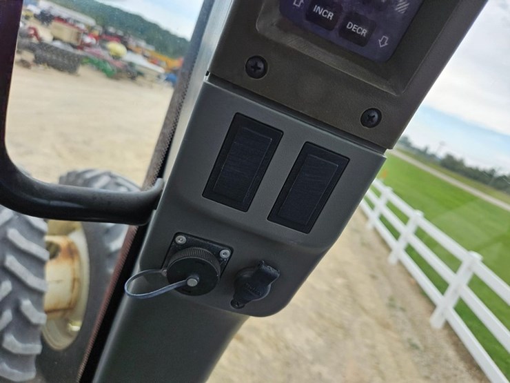new-holland-tg285-image-45