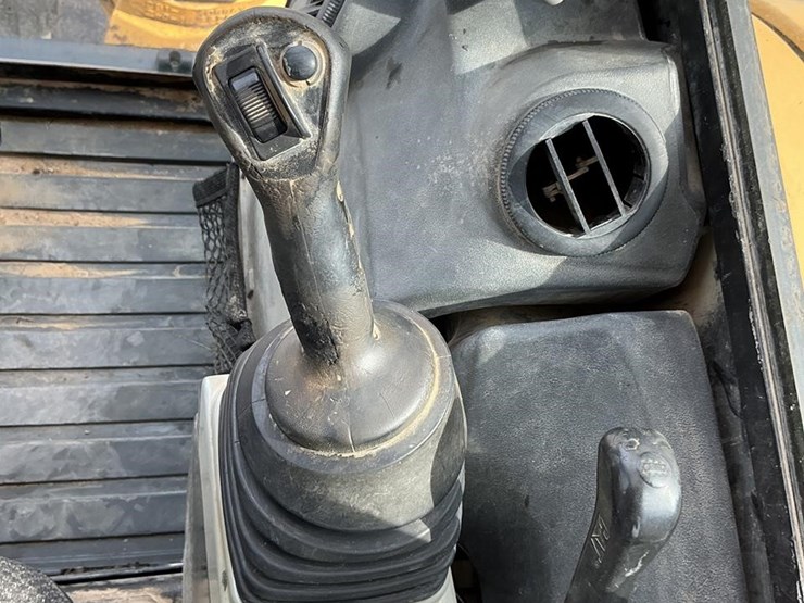 2016-caterpillar-304e2-cr-image-18