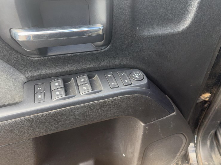 2019-chevrolet-1500-image-12