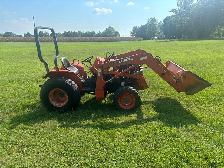kubota-l2850-image-2