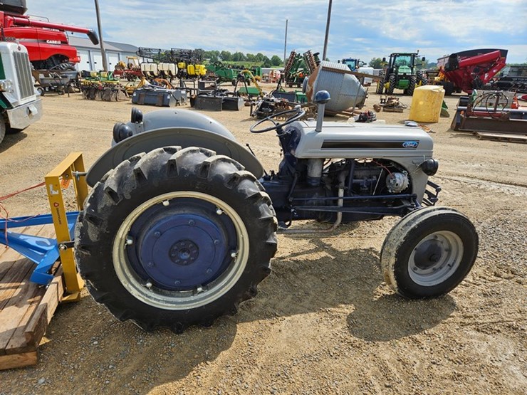 ford-8n-image-5
