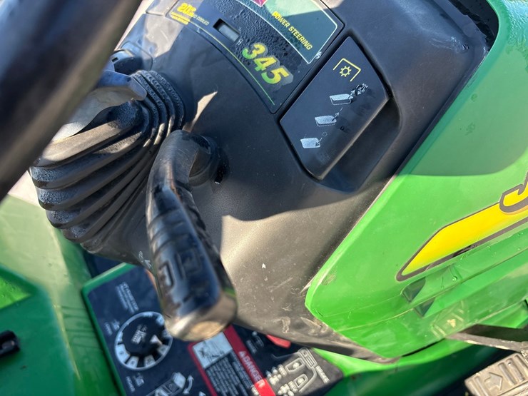 john-deere-345-image-44