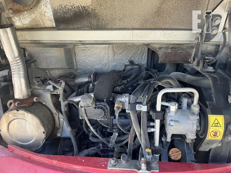 2018-takeuchi-tb260-image-17