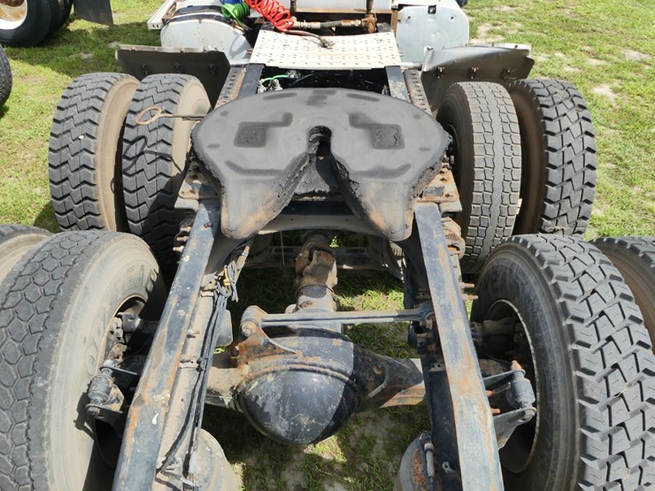 2012-mack-cxu613-image-7