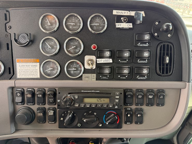 2012-peterbilt-367-image-27