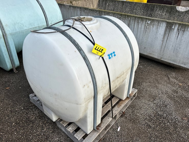 #2777-•-225-gallon-poly-tank-image-1