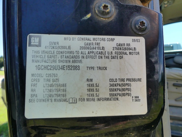 2004-chevrolet-2500hd-image-14