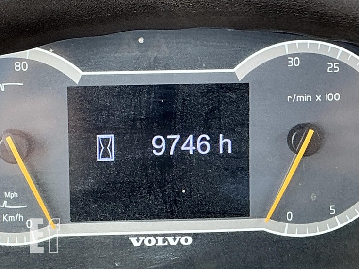 2012-volvo-a25f-image-13