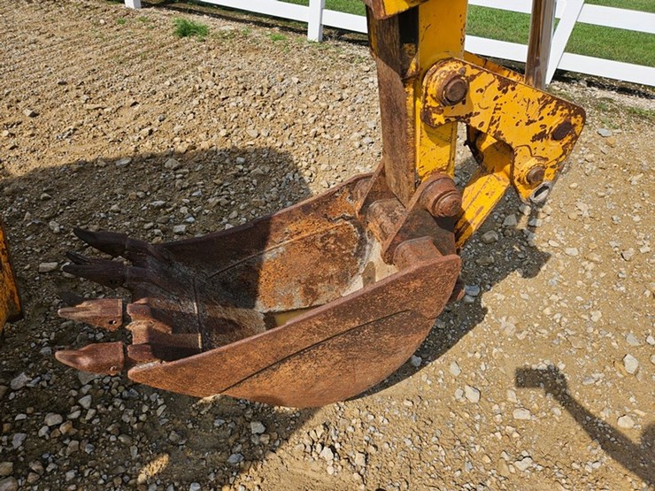 jcb-214s-image-19