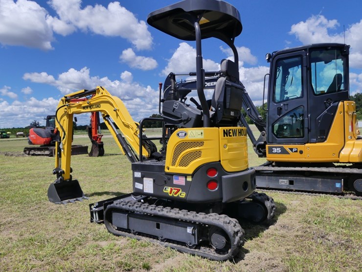 2023-new-holland-e17c-image-4