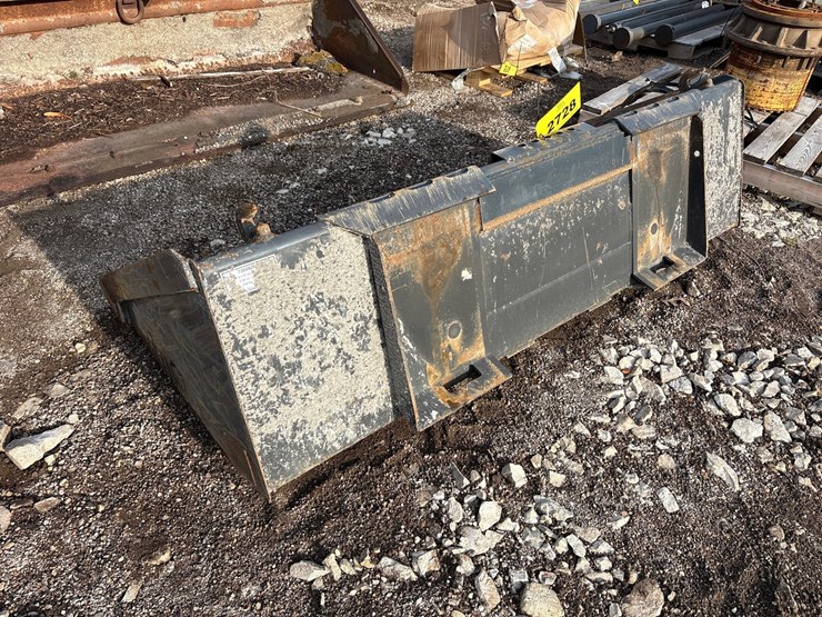 #2728-•-approx-71"-skid-steer-bucket-image-3