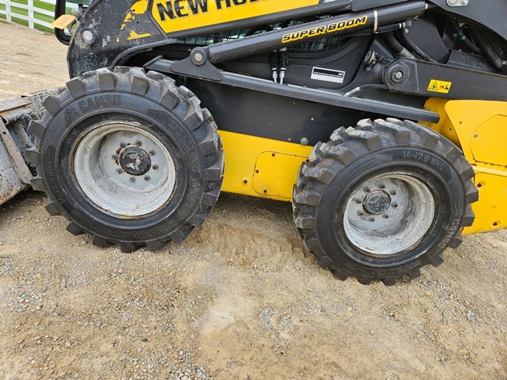 new-holland-l334-image-33