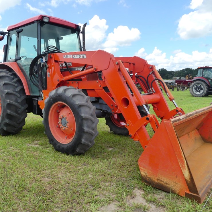 KUBOTA M9000