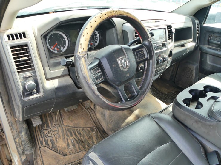2017-dodge-ram-3500-image-16