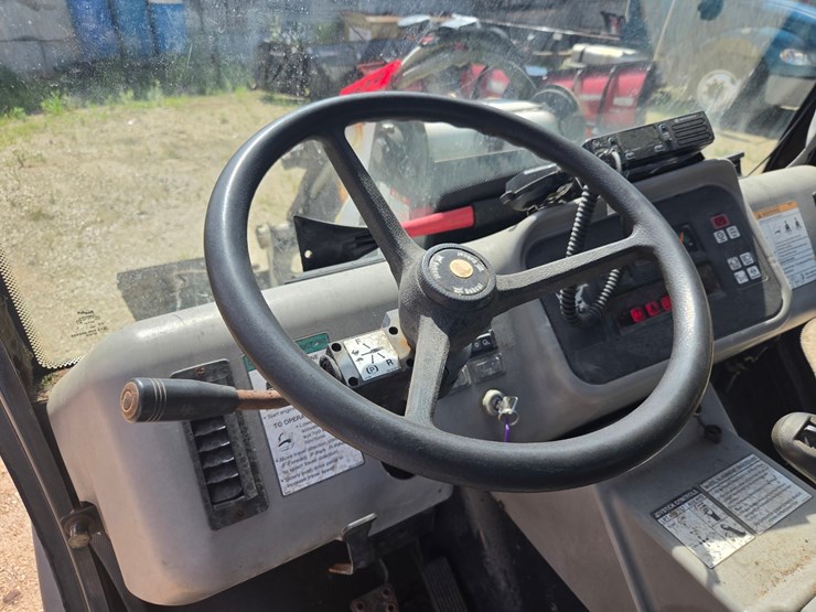 2004-bobcat-toolcat-5600-image-25