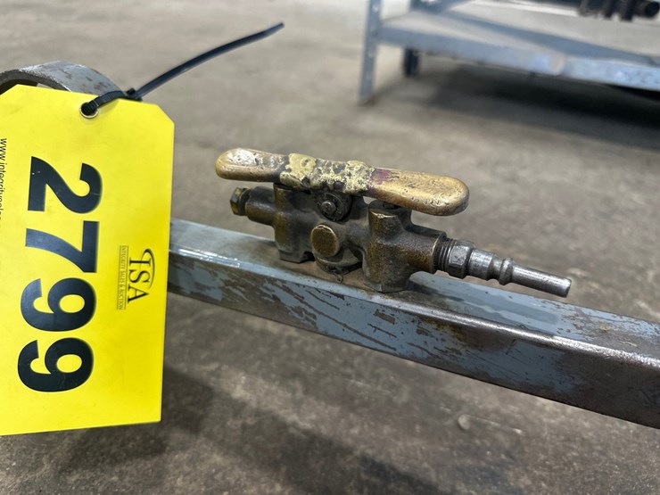 #2799-•-heavy-duty-pneumatic-jack-image-4