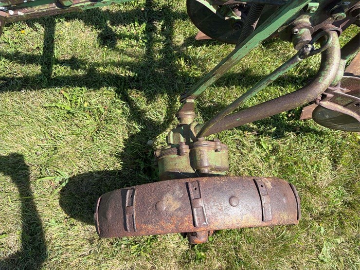 john-deere-16-image-17