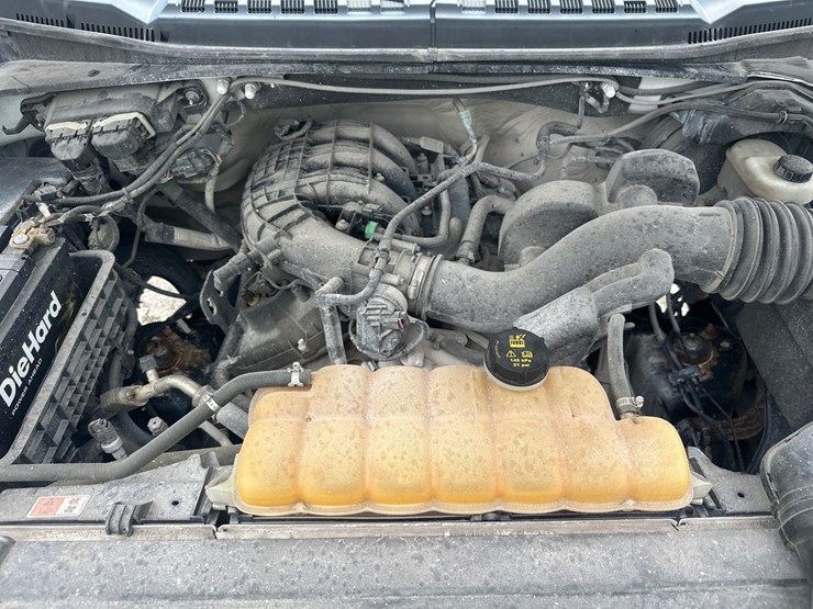 2015-ford-f150-xlt-image-40