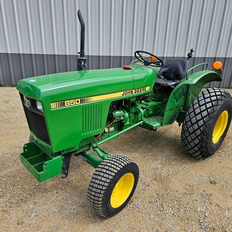 JOHN DEERE 850