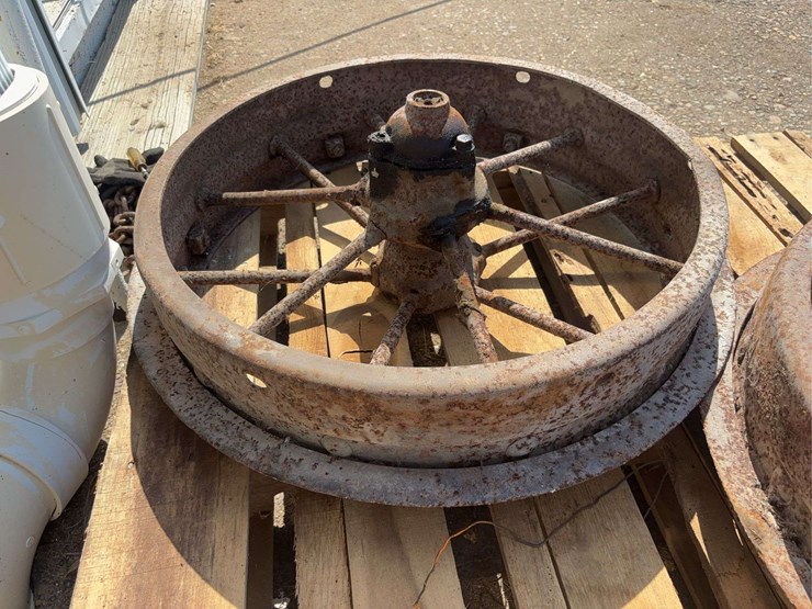 john-deere-24-image-12