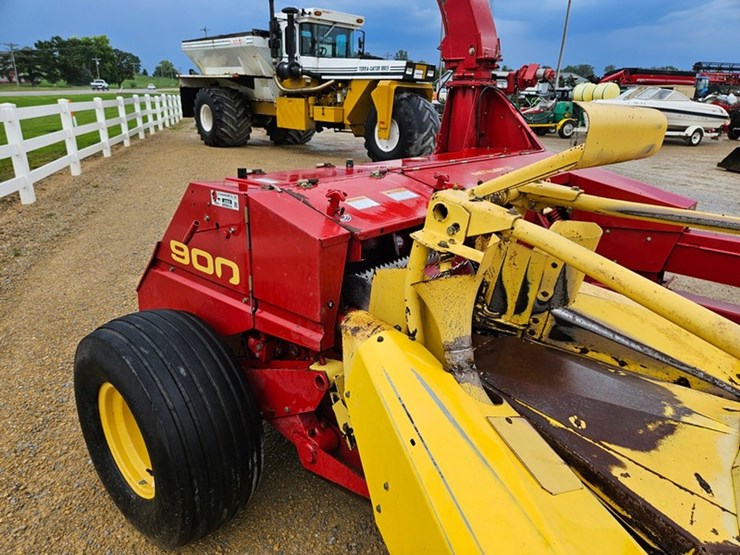 new-holland-900-image-30