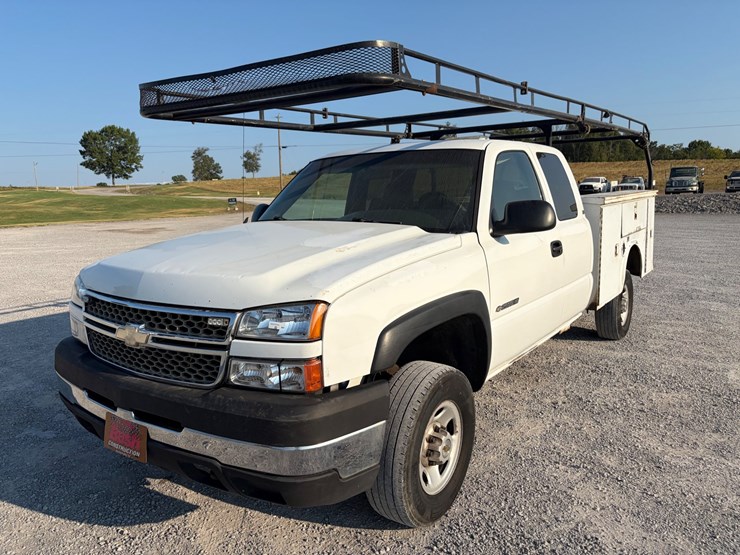 2005-chevrolet-silverado-2500hd-image-1