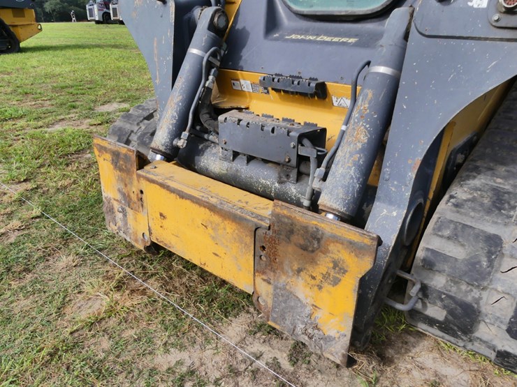 2017-deere-331g-image-10