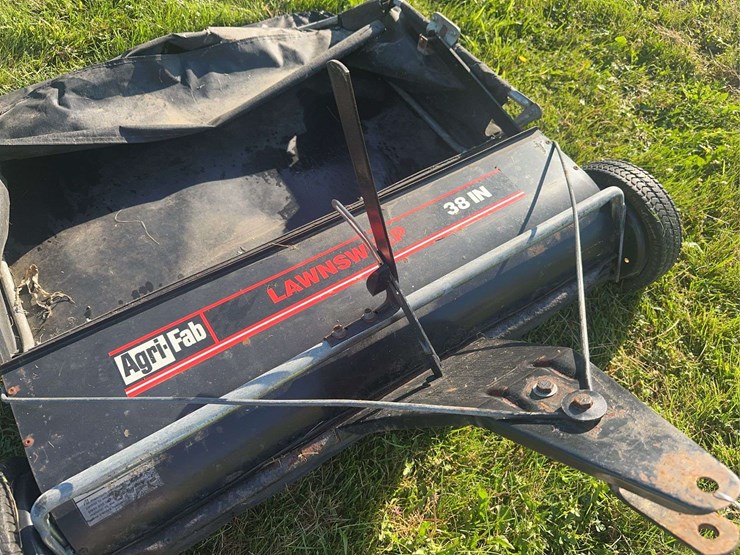 agri-fab-lawn-sweep-image-6