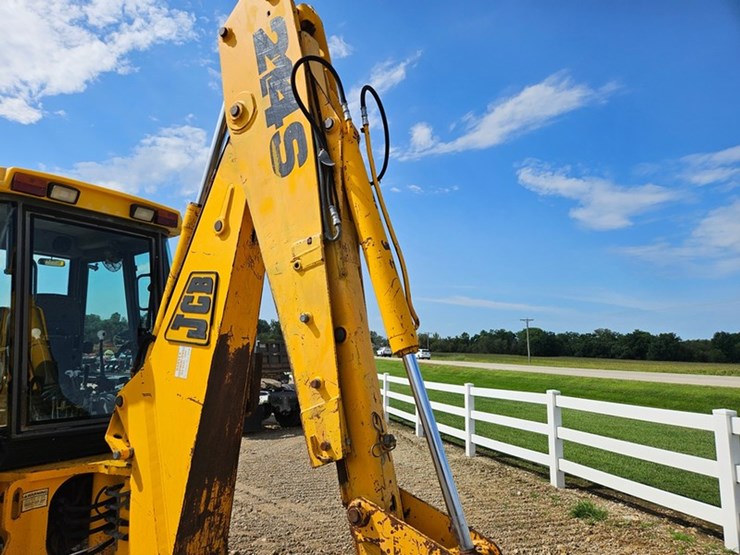 jcb-214s-image-21