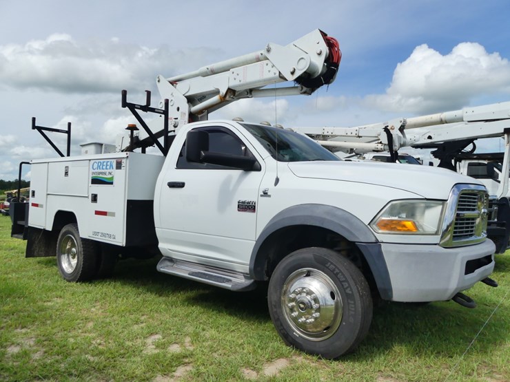 2012-dodge-ram-5500-image-1
