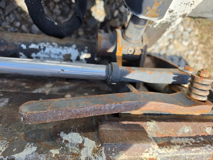 2018-bobcat-t595-image-57