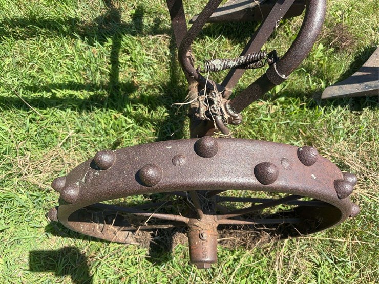 allis-chalmers-14”-two-bottom-pull-type-moldboard-plow-image-16