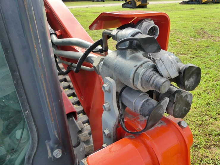 kubota-svl75-3-image-12
