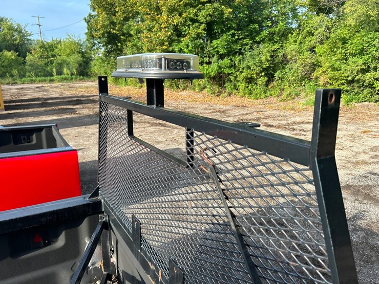 #2789-•-ford-8'-truck-bed-w/-toolboxes-and-headache-rack-image-7