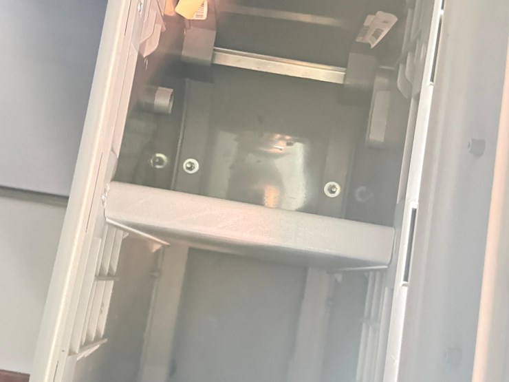 2018-freightliner-122sd-semi-image-36