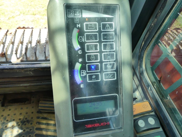2015-takeuchi-tl8-image-19